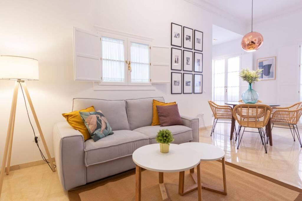 Mumu Luxury Suite Lirio Sevilla Exterior foto